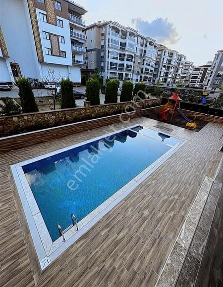 Merkezefendi Yenişafak Kiralık Daire Yenişafak'ta Merkezi Konumda 4+1 Sıfır Kiralık Daire