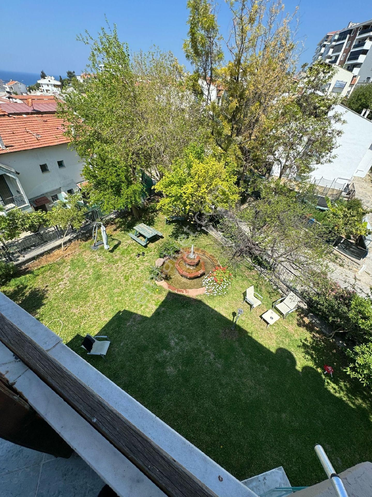 Kuşadası Kadınlar Denizi Satılık Daire Kuşadası Kadınlar Denizinde Geniş Bahçeli Villa