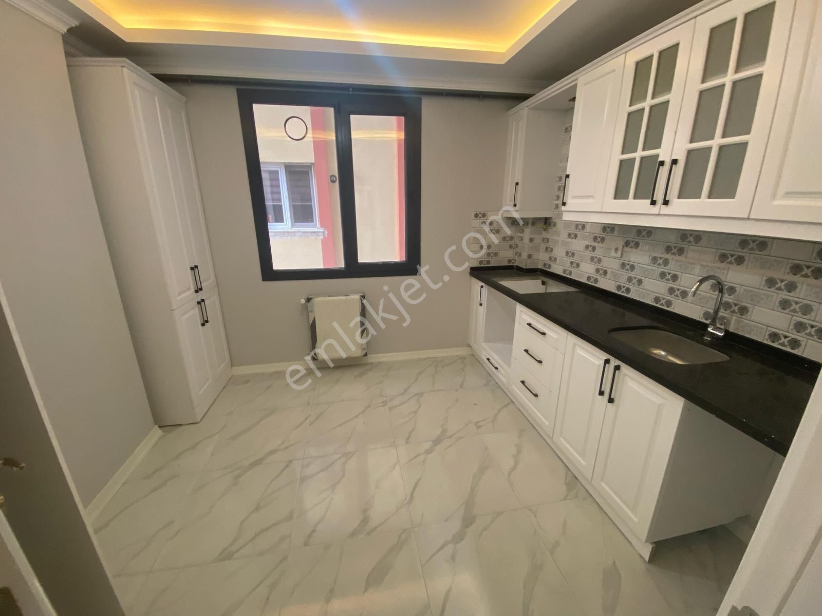 Barış'tan Cennet Mahallesinde Açık-kapalı Otoparklı Lüks 3+1 - Görsel 6