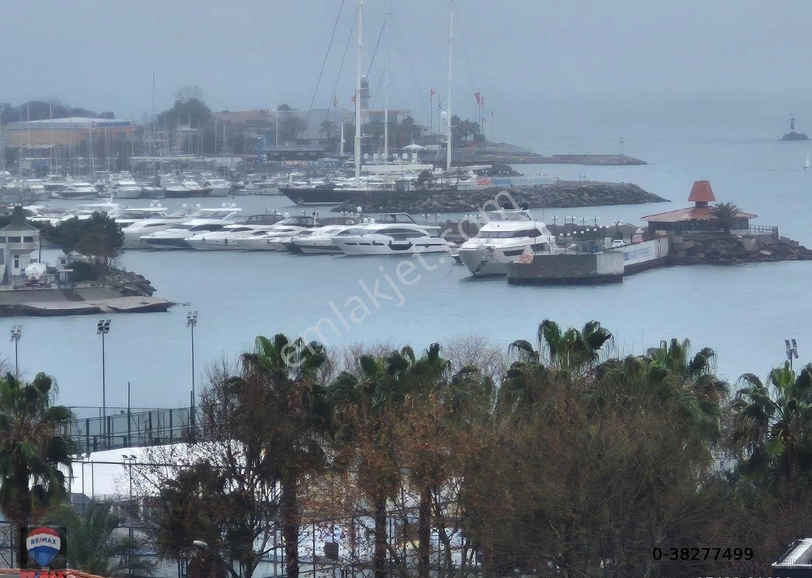 Kadıköy Zühtüpaşa Satılık Daire Kalamış'da; Full Deniz Manzaralı, Gerçek Emsalsiz, Katta Tek, 4+1