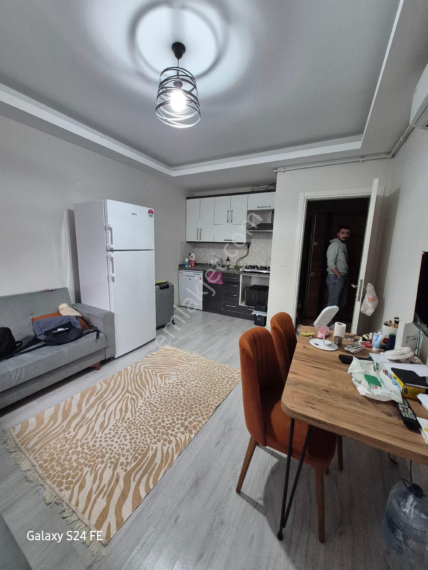 Bornova Erzene Satılık Daire Bornova 1+1 Eşyalı Satılık Lüks Daire