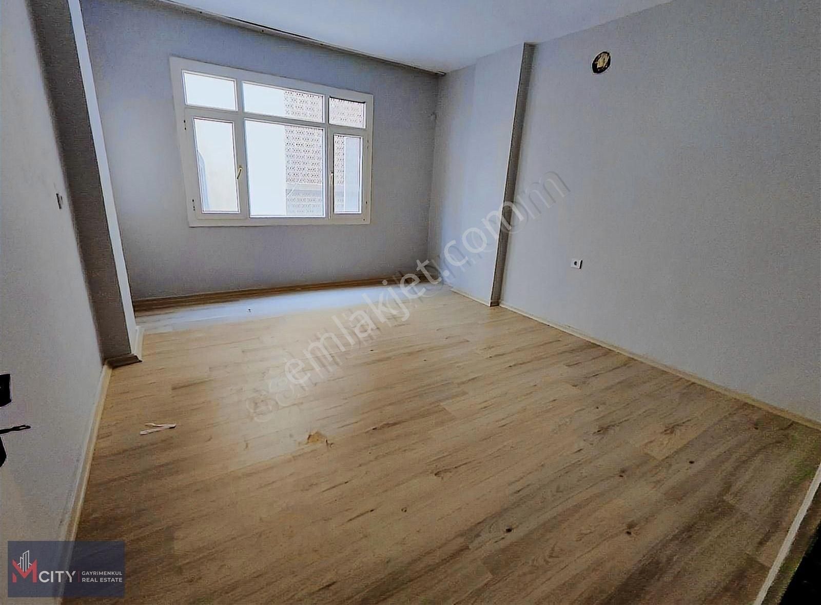 Erdemli Merkez Kiralık Daire Komple Yenilenmiş Erdemli Merkez Sahilde 4+1