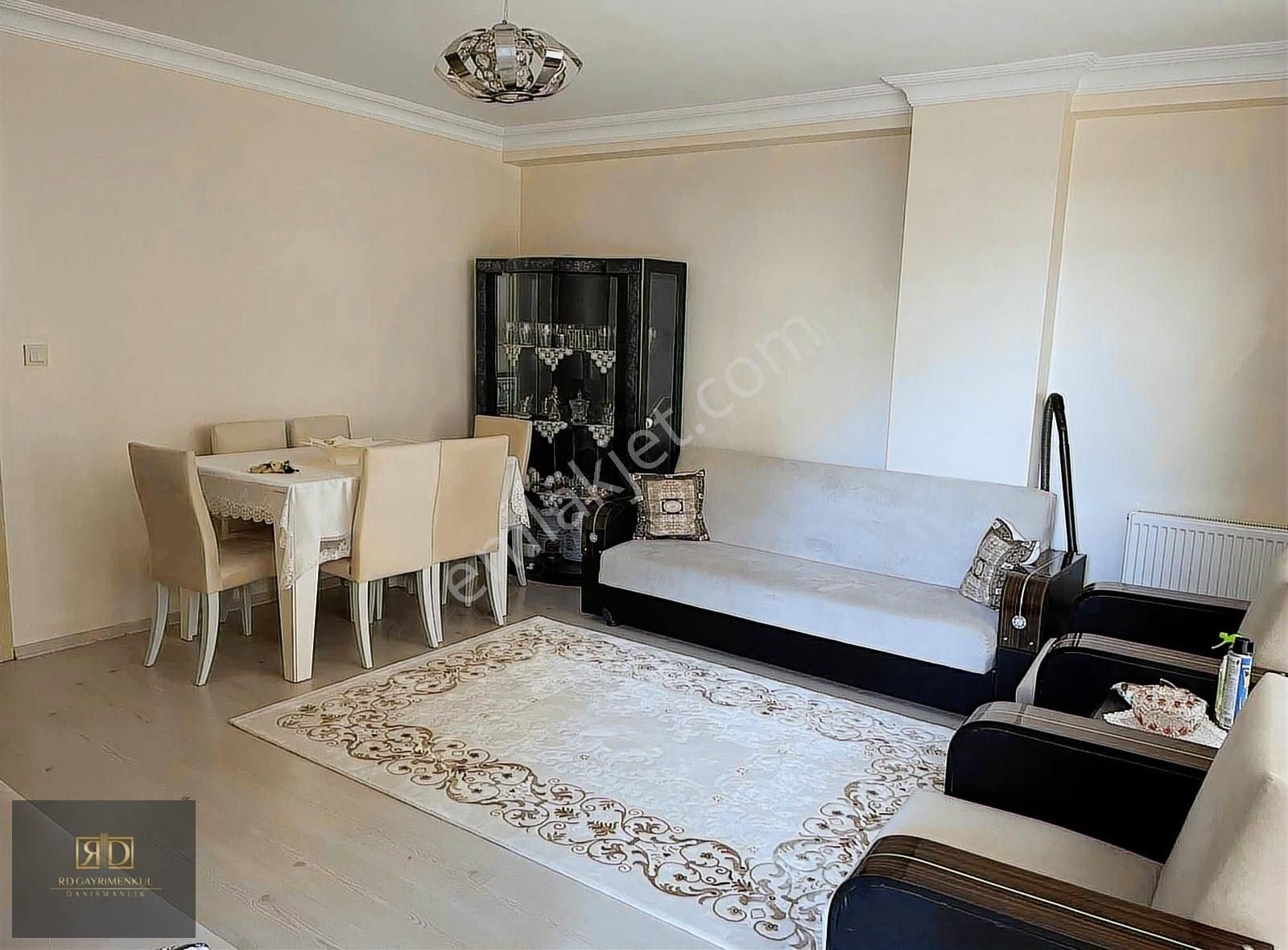 Çekmeköy Merkez Satılık Daire Merkez Mah Kandil Sok Ferah Kullanışlı Daire 3.850bin