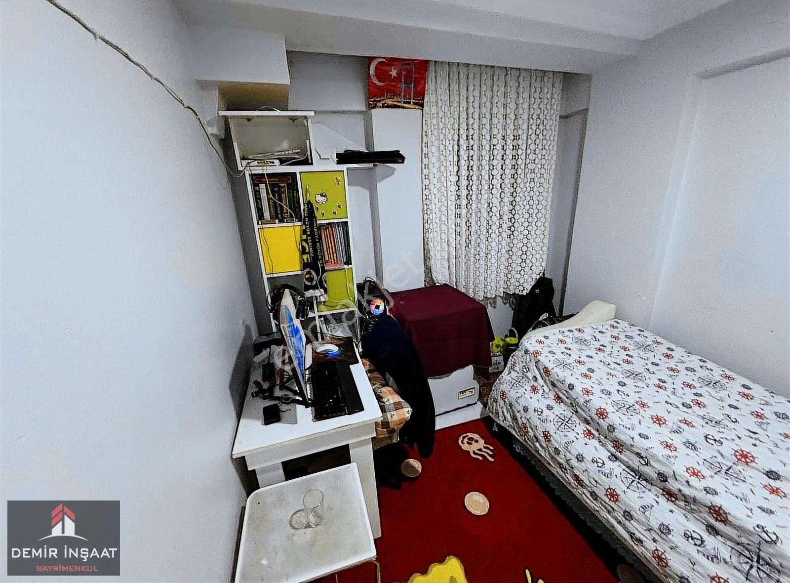 Sultangazi Sultançiftliği Satılık Daire Demir İnşaattan Sultançiftliği Tramvy Dibinde 3+1 125m2 2.kat