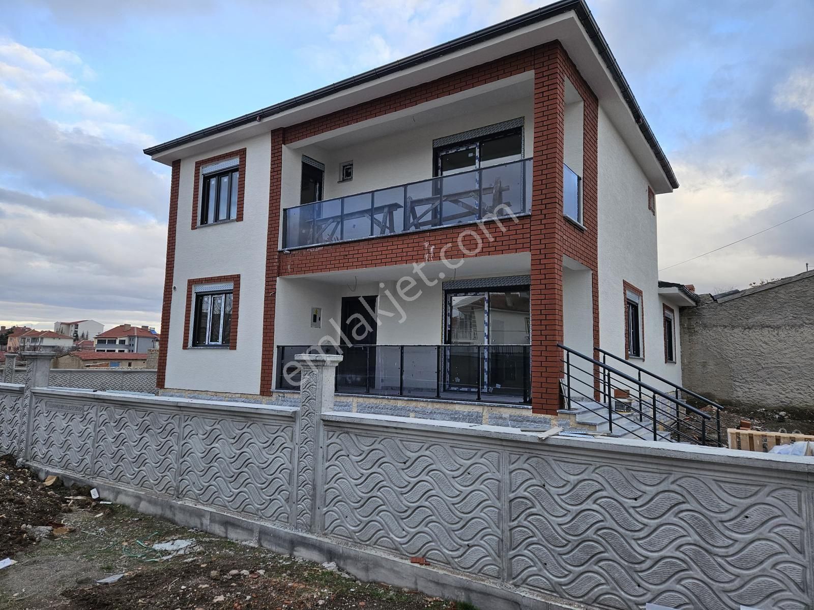 Emirdağ Karşıyaka Satılık Villa Söğüt Emlaktan Emirdağ Karşıyaka Mahallesi'nde Satılık Sıfır Villa