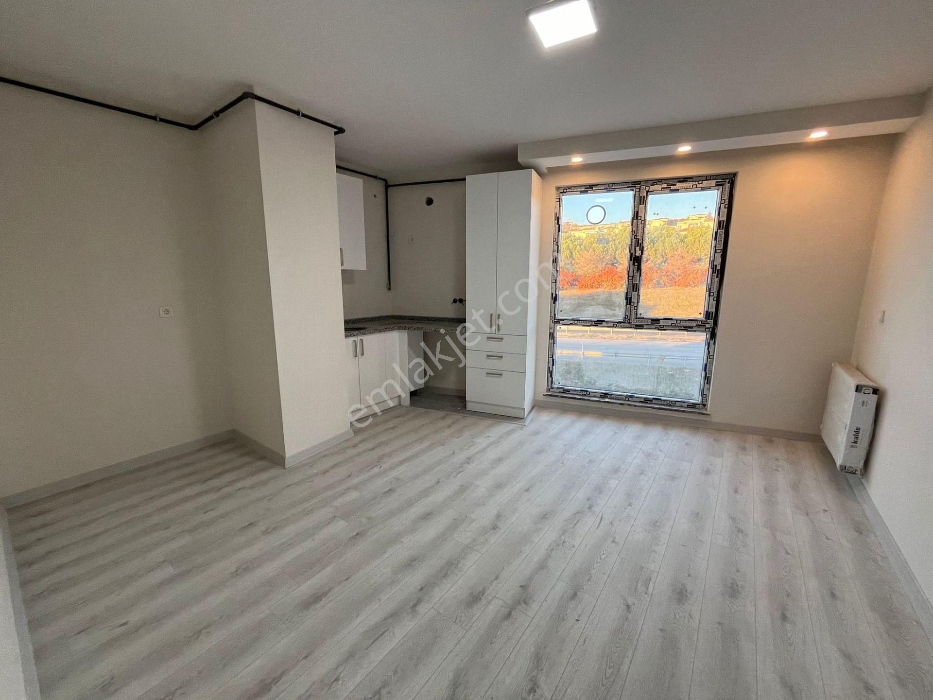 Büyükçekmece De 1+1 Kiralık Daireler Deniz Ve Doğa Manzaralı - Görsel 2