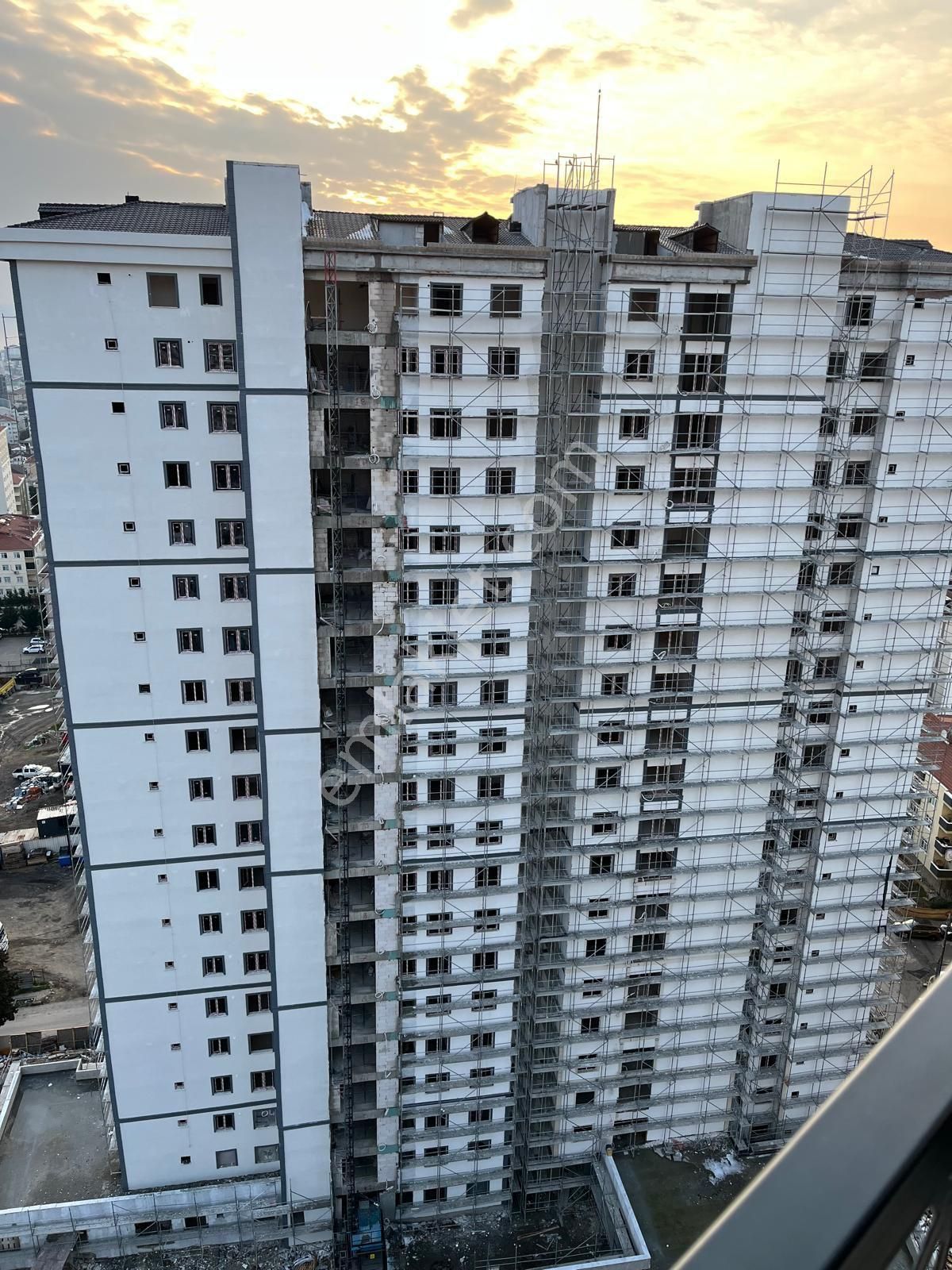 Maltepe Zümrütevler Satılık Daire Zümrütevlerde Adalar Manzaralı Daire