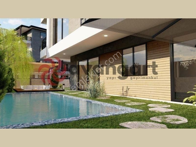Kuşadası Davutlar Sahil Yolunda Havuzlu Site Balkonlu 1+1 Daire