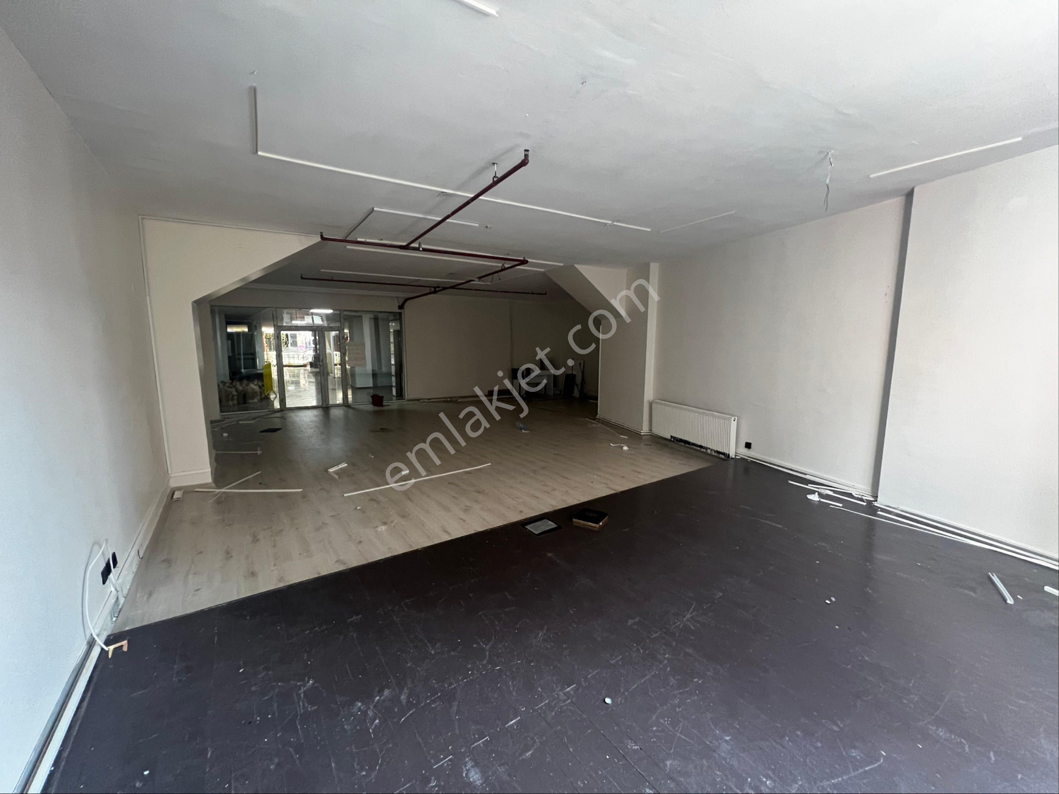 Naz Emlaktan Üsküdar Merkezde Kiralık Mağaza Ofis Depo Dükkan Toplantı Salonu Atölye İşyeri - Görsel 7