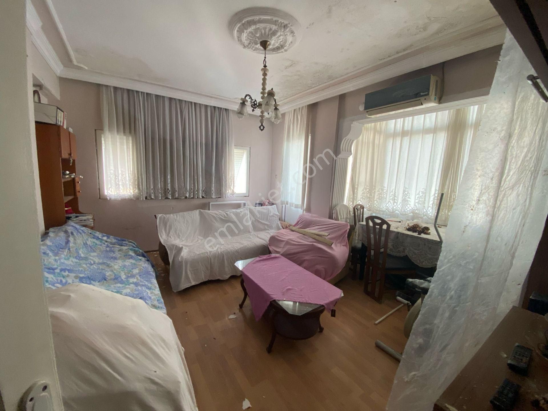 Acill Konak Zeytinlik Mah.de Kemer İzban İstasyonu Yakını 3+1 95m2 Ayrı Mutfak Havadar Satılık Daire - Görsel 2