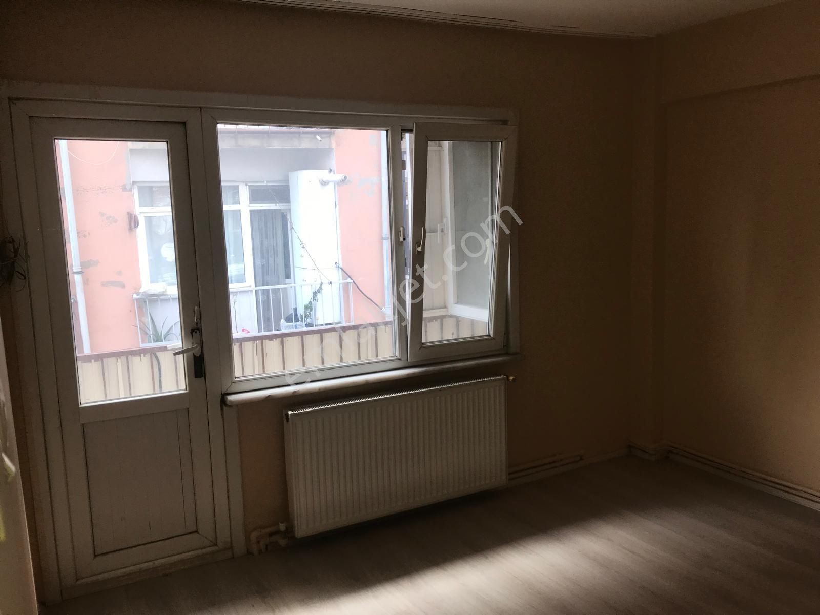 Beyoğlu Camiikebir Kiralık Daire Beyoğlu Kasımpaşa Kızılay Meydana 2.dk. Mesafede Kiralık 2+1, 65m2, 3.kat Daire - Sözgen'den - 270k