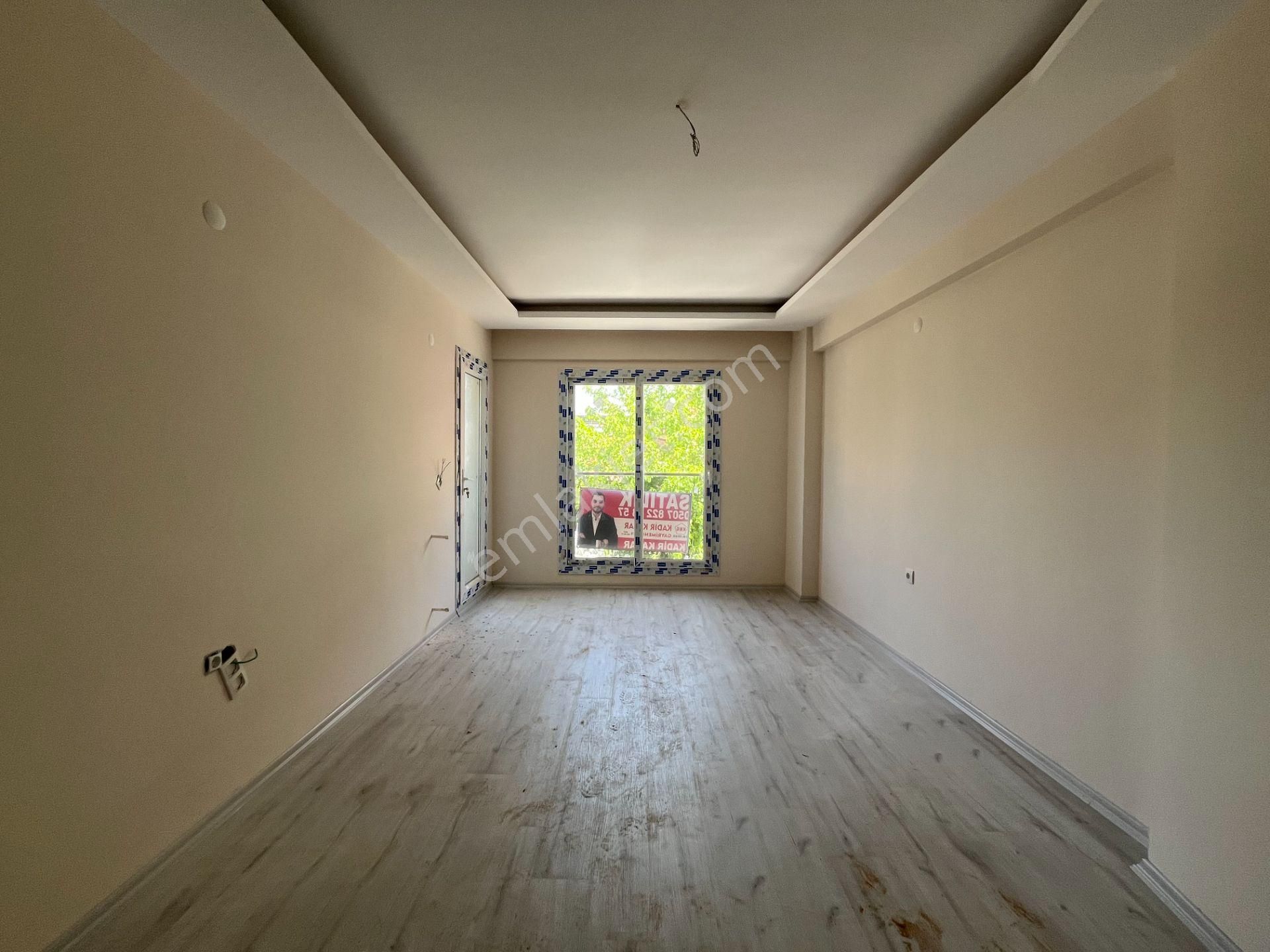 Gümüşpala Pazar Ve Çarşı Yakını Sıfır Ara Kat 3+1 Satılık Daire