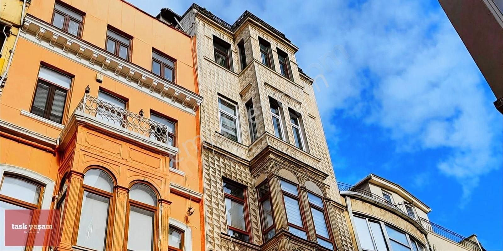 Beyoğlu Şehit Muhtar Satılık Daire Beyoğlu Merkezinde Tarihi Binada 3+1 Satılık Daire