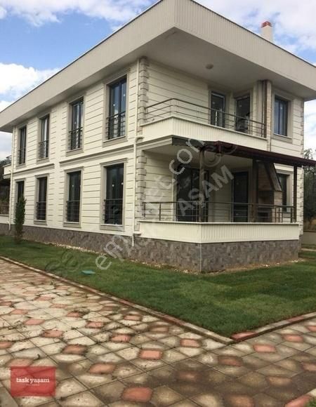 Edremit Güre Cumhuriyet Satılık Villa Kaz Dağları Eteğinde Denize 500m Satılık Site İçi Müstakil Villa