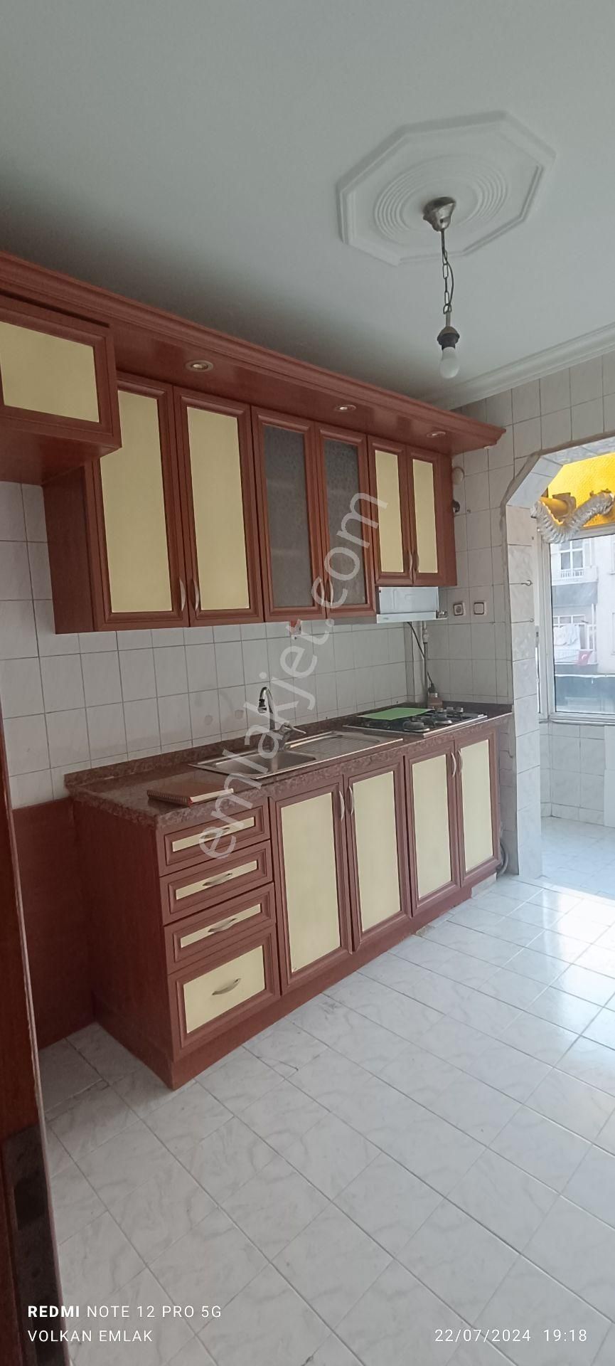 Bayrampaşa Yıldırım Kiralık Daire Bayrampaşa Yıldırım Yüzüncüyıl Caddesi 3+1 Kombi Klima Cadde Üzeri Merkezi Konum