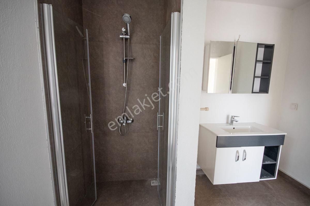 🌟 Bodrum Konacık'ta Deniz Manzaralı Havuzlu Site İçi Tripleks Villa! 🏡🌊 - Görsel 17