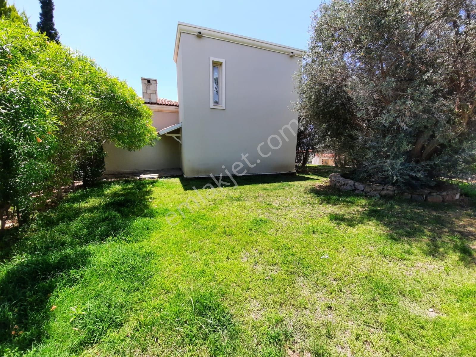 🌟 Bodrum Konacık'ta Deniz Manzaralı Havuzlu Site İçi Tripleks Villa! 🏡🌊 - Görsel 22