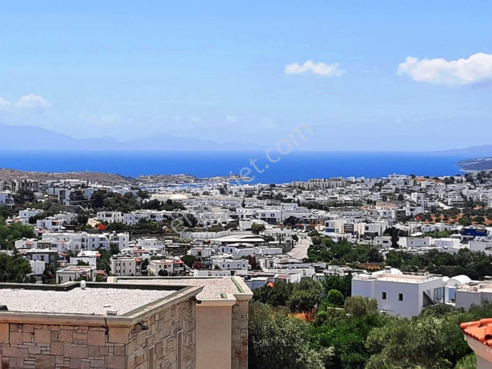 🌟 Bodrum Konacık'ta Deniz Manzaralı Havuzlu Site İçi Tripleks Villa! 🏡🌊 - Görsel 5