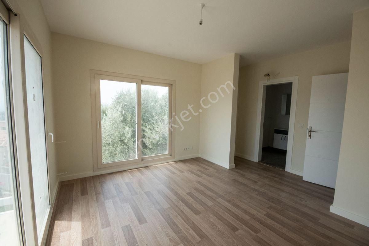 🌟 Bodrum Konacık'ta Deniz Manzaralı Havuzlu Site İçi Tripleks Villa! 🏡🌊 - Görsel 15