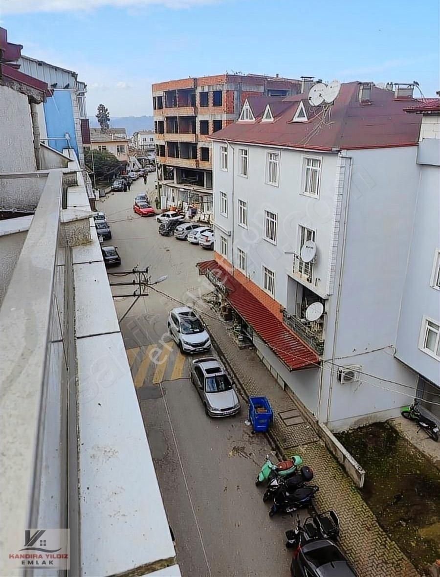 Kandıra Akdurak Satılık Daire Kandıra Akdurak Çarşıda 4+1 180 M2 Dublex Asansör Kombi Açık Trs