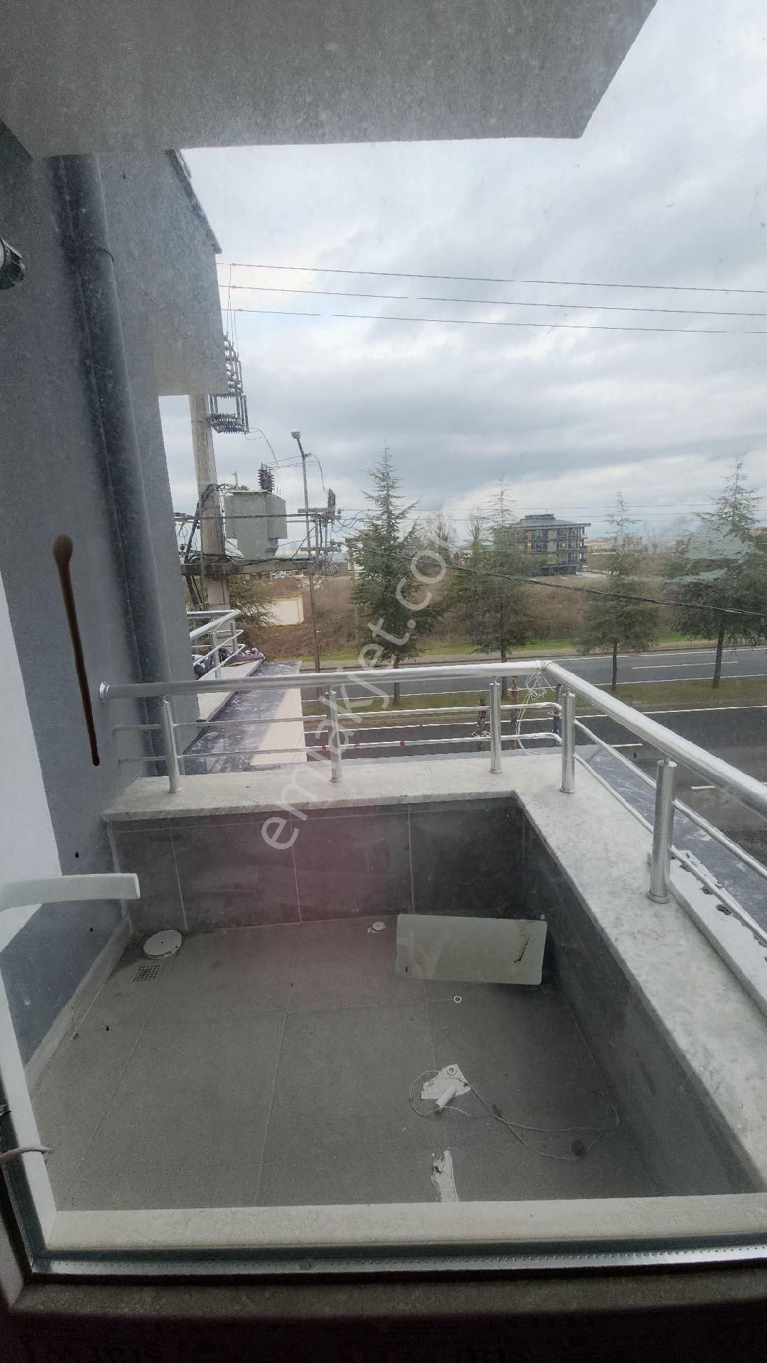 1+1 Kiralık Cumhuriyet Mahallesi Anayol Kenarı