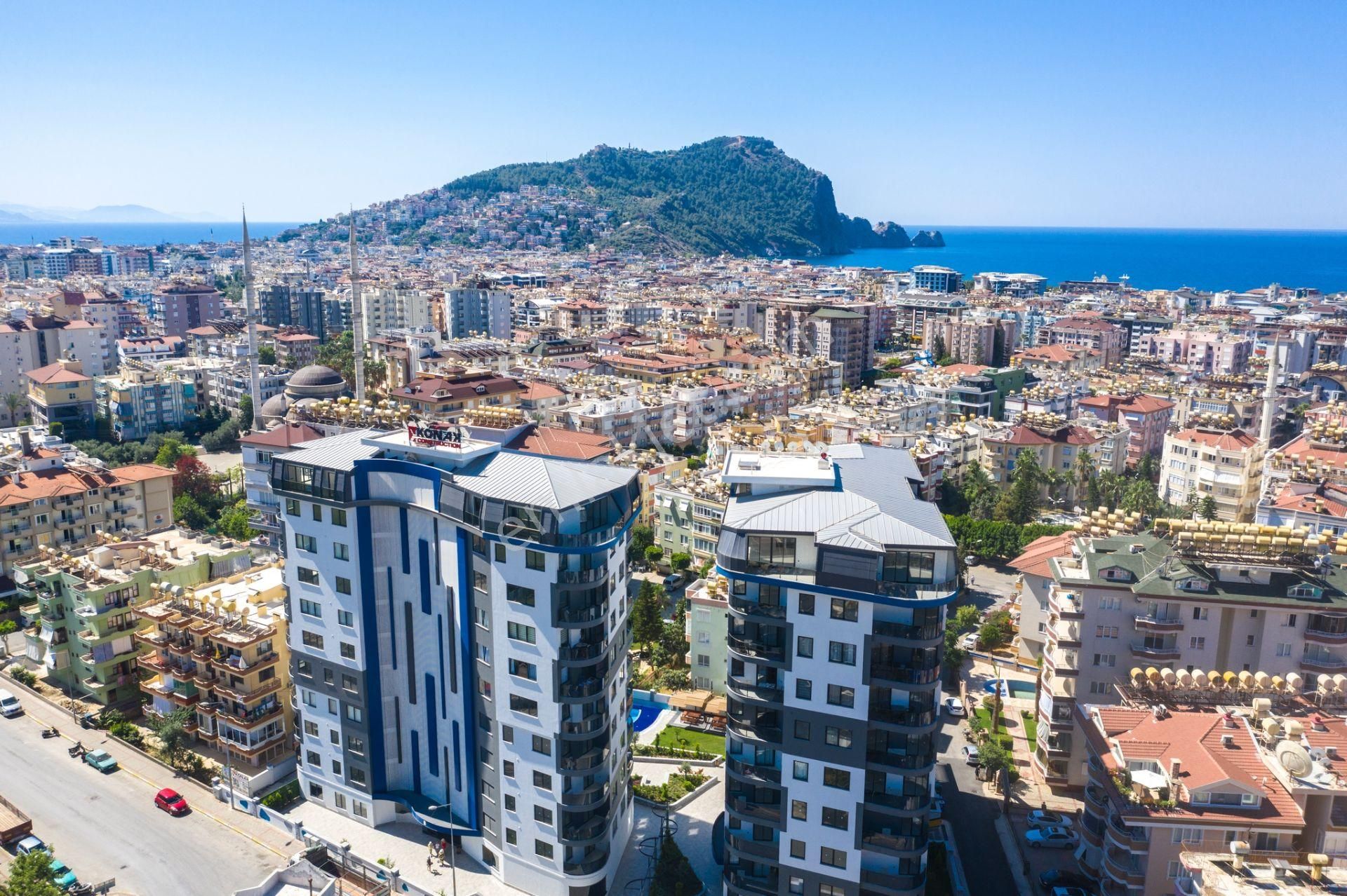 Alanya Kızlar Pınarı Satılık Daire Konak Twin Towers 2'de Deniz Manzaralı Lux Eşyalı Dubleks Daire