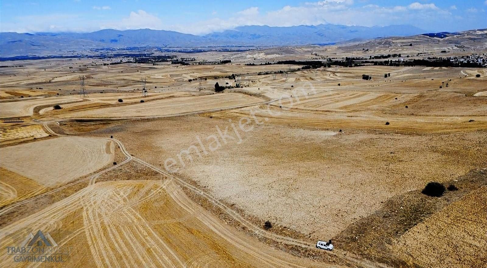 Bayburt Merkez Yolaltı Köyü Satılık Tarla Bayburt Yolaltın'da Satılık 60 Dönüm Arazi