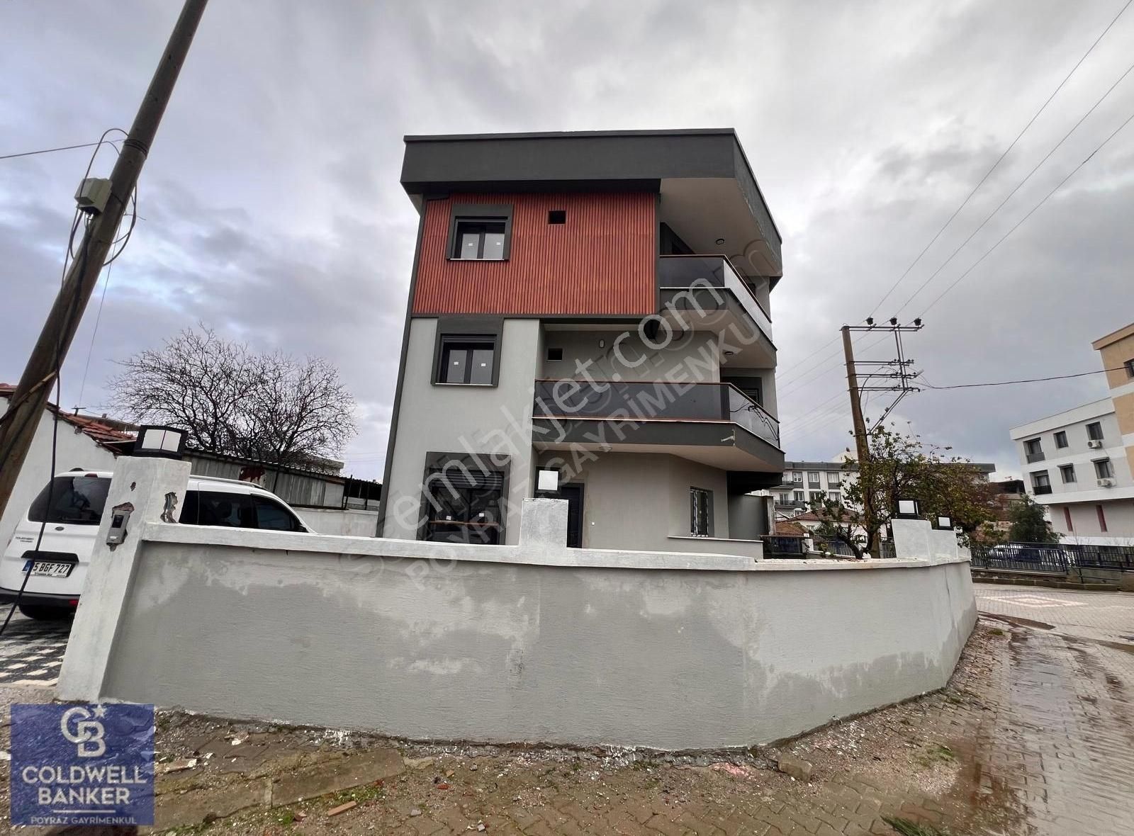 Menderes Görece Cumhuriyet Satılık Villa Menderes Coldwell Banker Poyraz ' Dan Muazzam Manzarlı 4+1 Villa