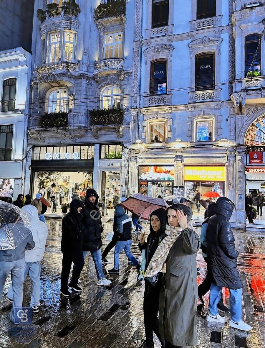 Beyoğlu Hüseyinağa Satılık Ofis Beyoğlu Halep Pasajında Satılık Ofis