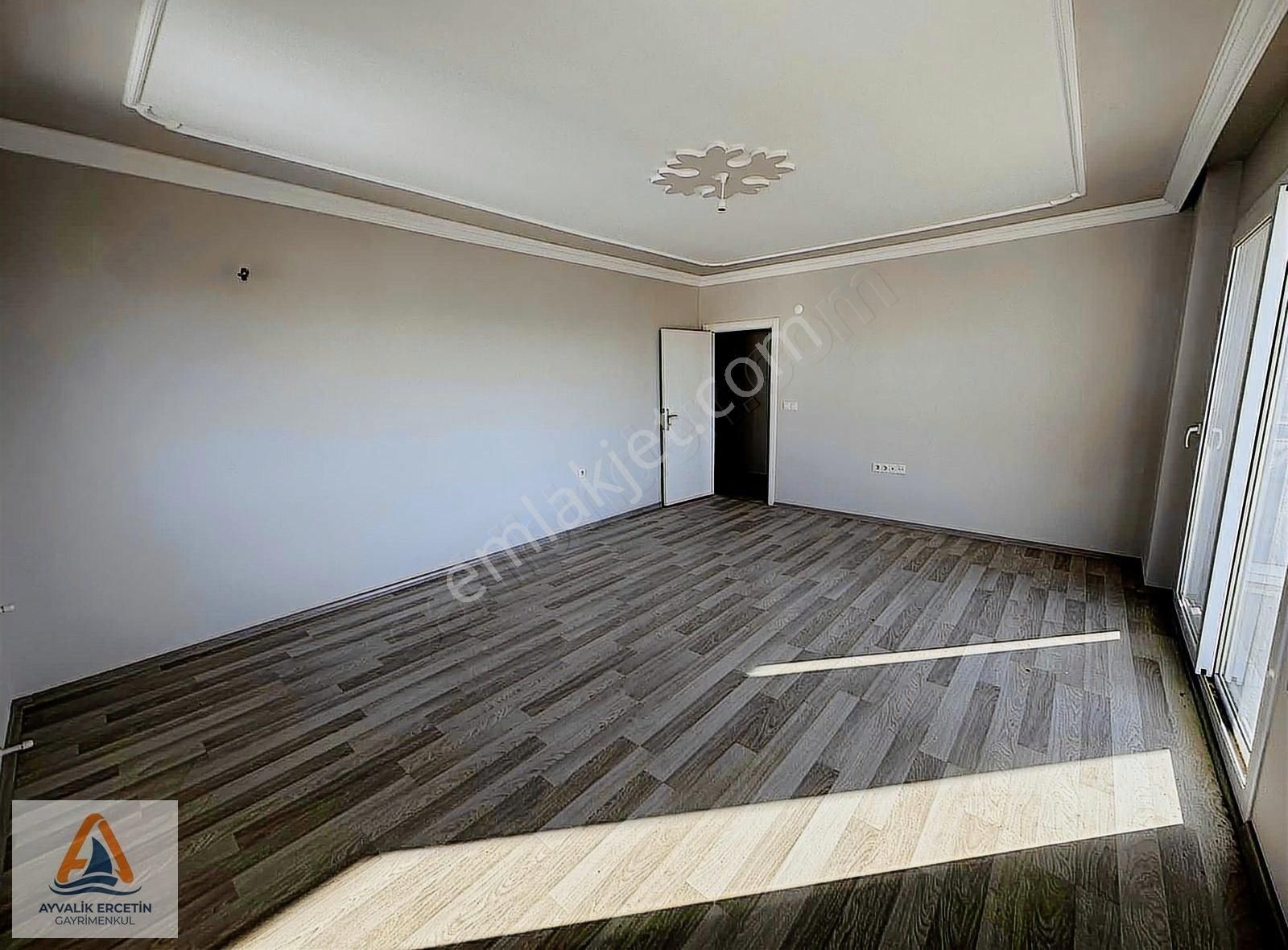 Ayvalık Altınovada 110m2 2+1 Ebeveyn Banyolu Site İçi Daire - Görsel 9