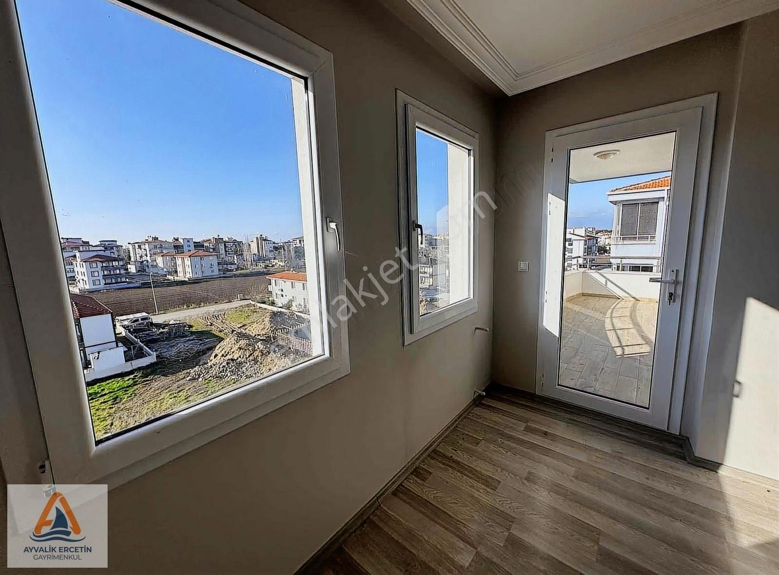 Ayvalık Altınovada 110m2 2+1 Ebeveyn Banyolu Site İçi Daire - Görsel 12