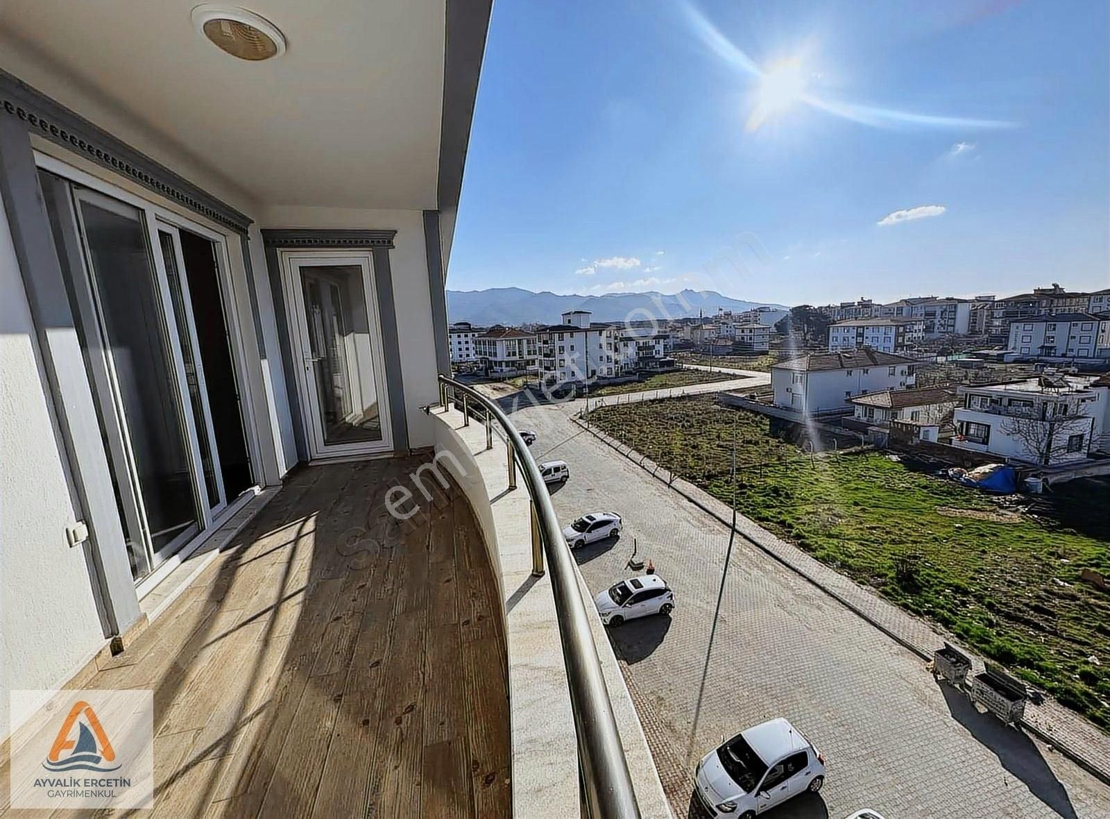 Ayvalık Altınovada 110m2 2+1 Ebeveyn Banyolu Site İçi Daire - Görsel 17