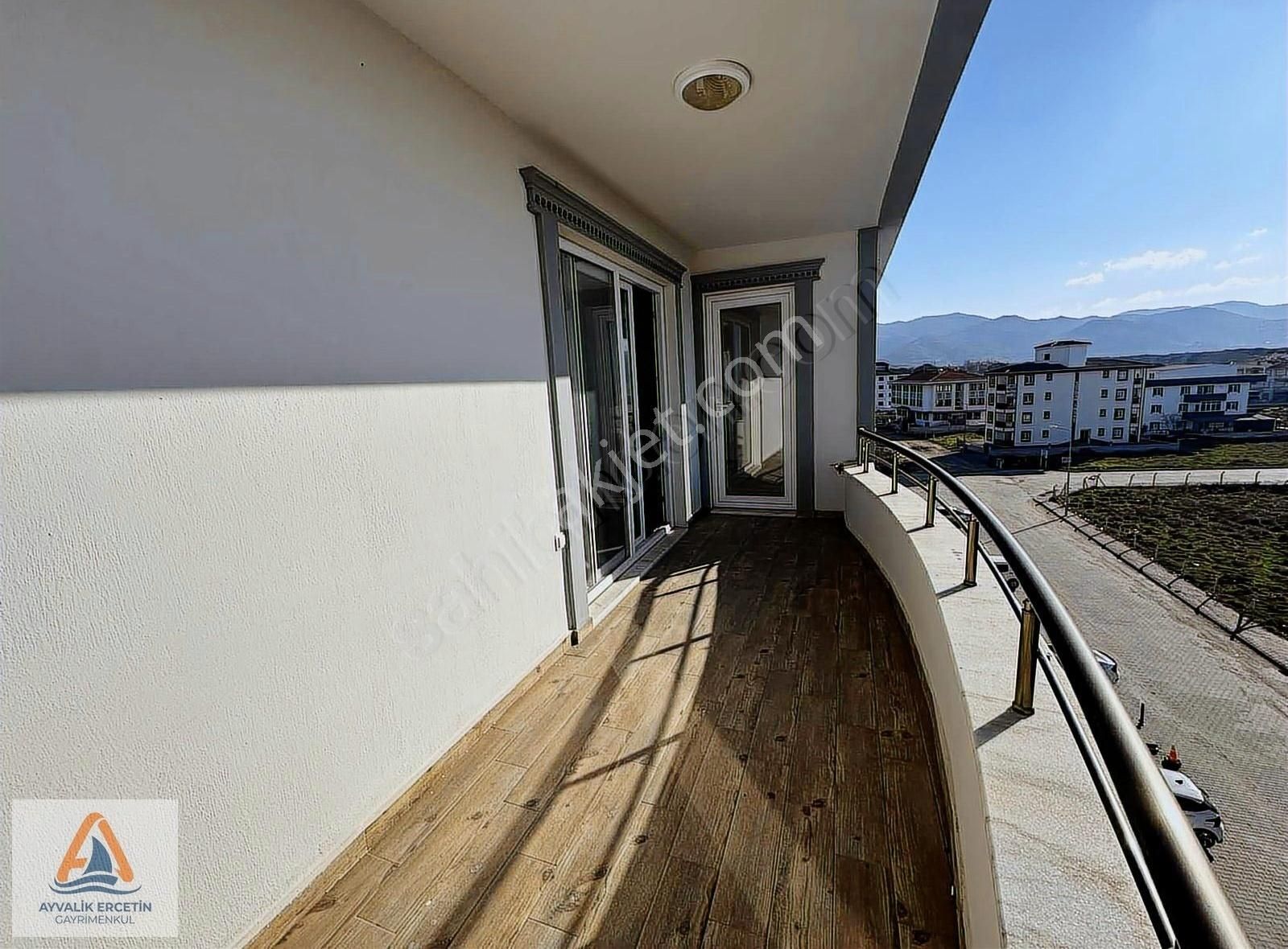 Ayvalık Altınovada 110m2 2+1 Ebeveyn Banyolu Site İçi Daire - Görsel 21