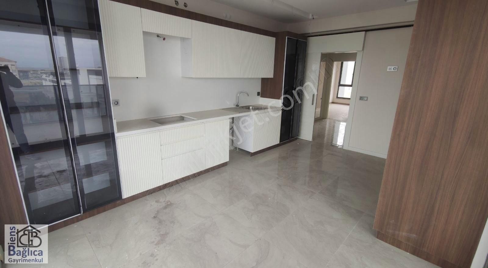 Etimesgut Bağlıca Satılık Daire Muhteşem Manzara 4+1 Yerden Isıtma Kplı Otopark Ultralüx 3 Banyo