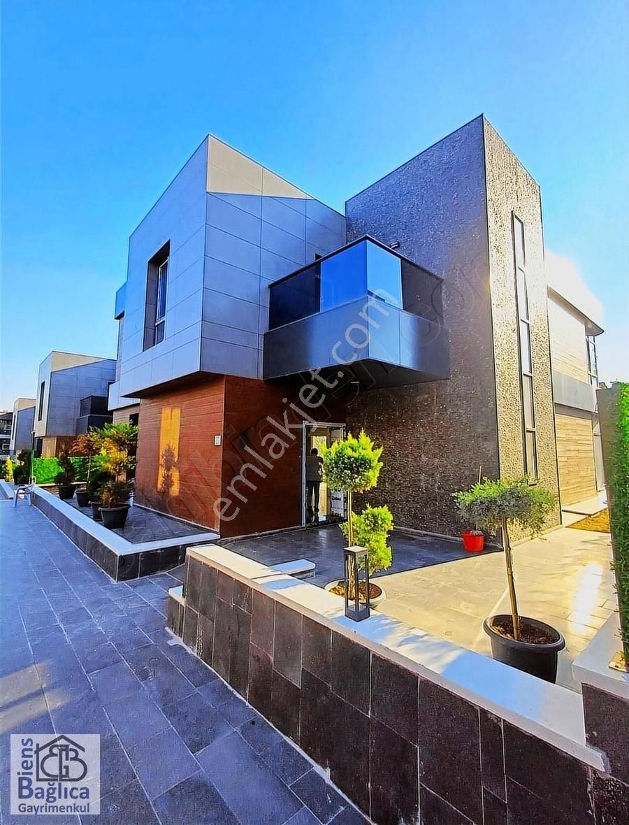 Etimesgut Bağlıca Satılık Villa Biens Den Bağlıca Merkezde 5+1 Geniş Peyzaj Site İçi K.otopark