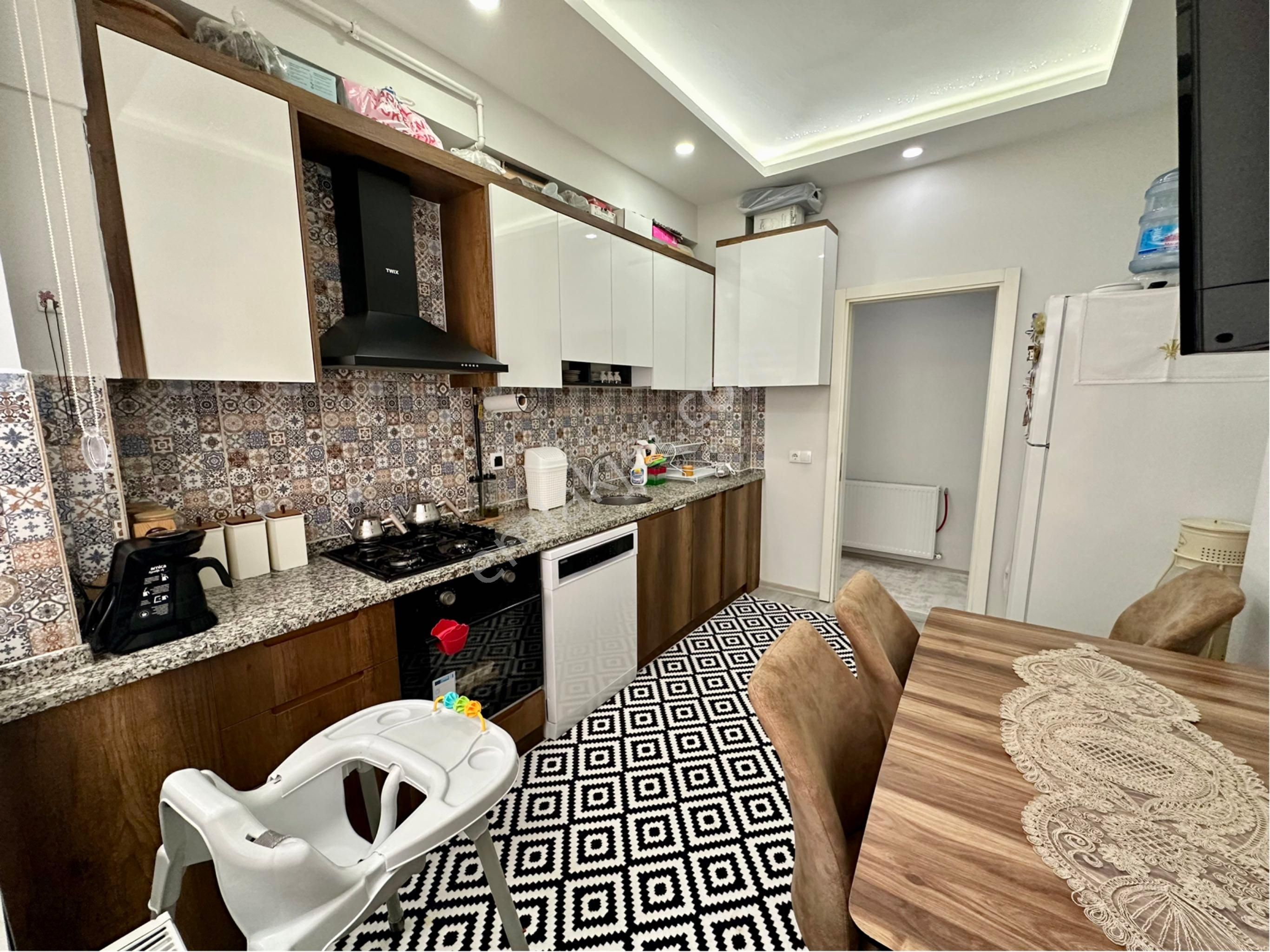 Merkezefendi Alpaslan Satılık Daire Kaynarca Hüdai Oral Caddesi Mevkii 2+1 110 M2 Arakat Daire