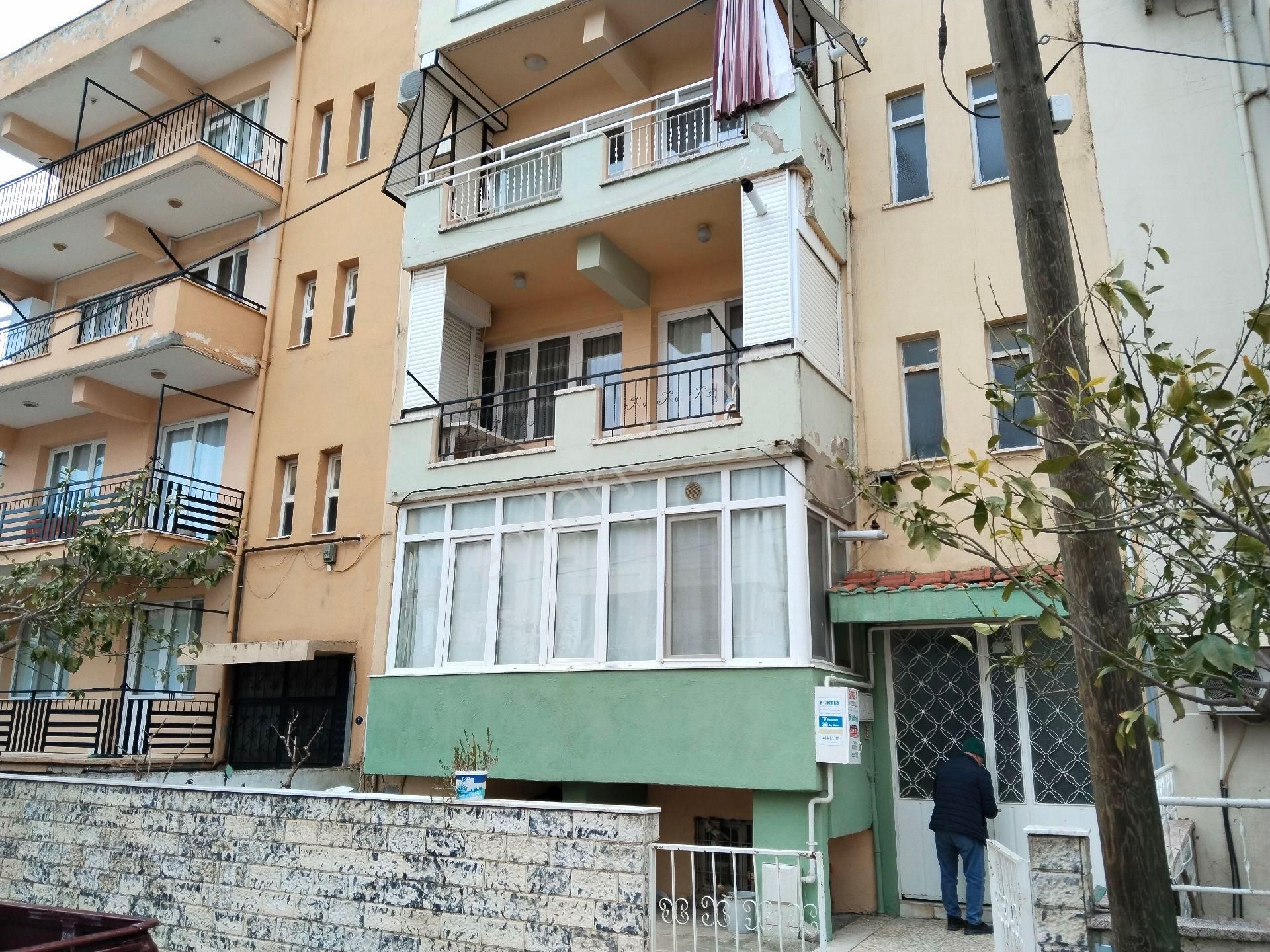 Selçuk Cumhuriyet Satılık Daire İzmir Selçuk Cumhuriyette Doğalgazlı Daire