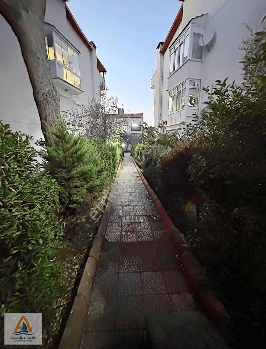 Ayvalık Sarımsaklıda Denize 50 Metre 2+1 Site İçi Bakımlı Daire - Görsel 9