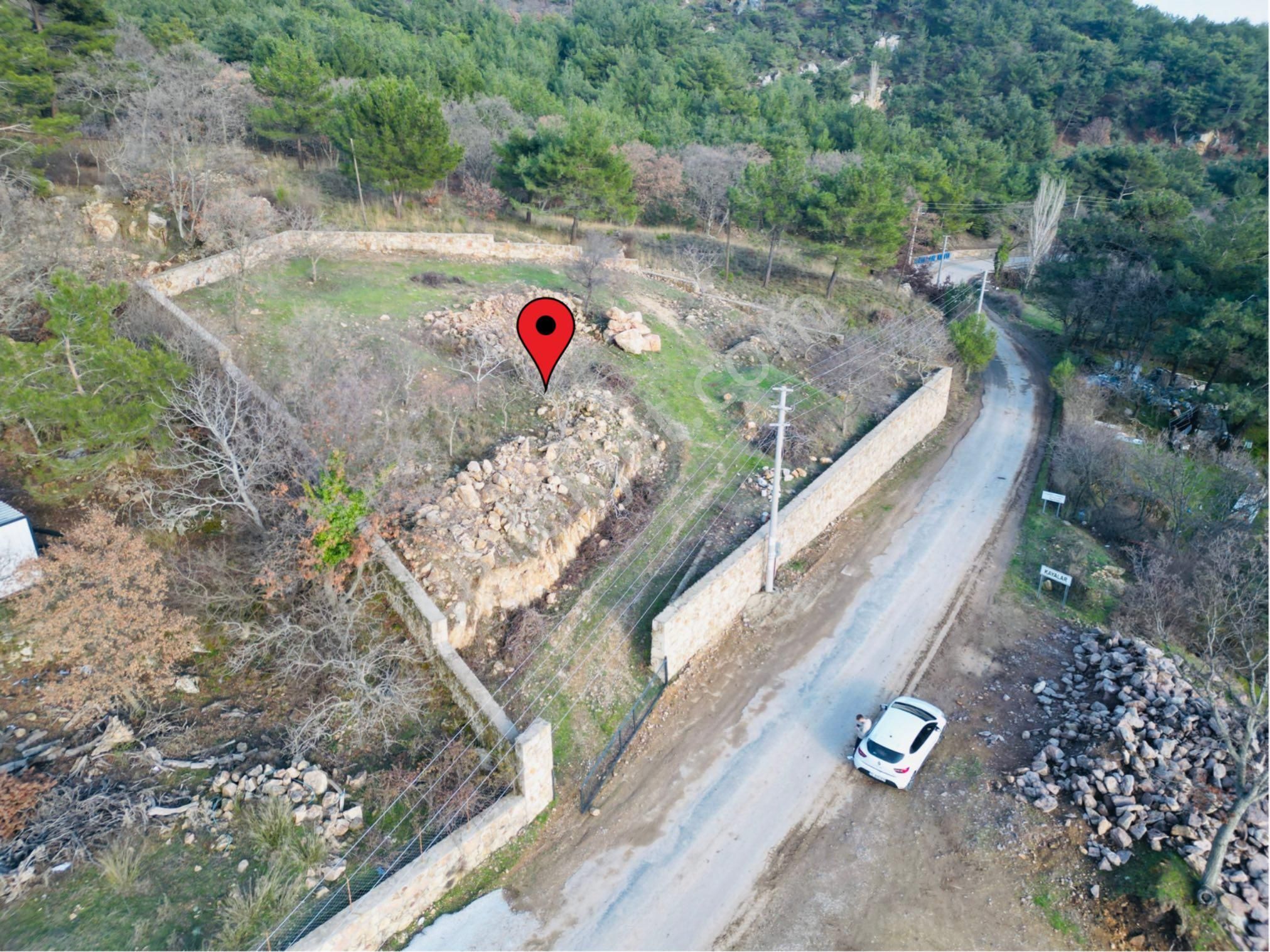 Ayvacık Kayalar Köyü Satılık Villa İmarlı Köşk Emlak'tan Kayalarda Deniz Manzaralı (814m2) 3 Villalık Arsa