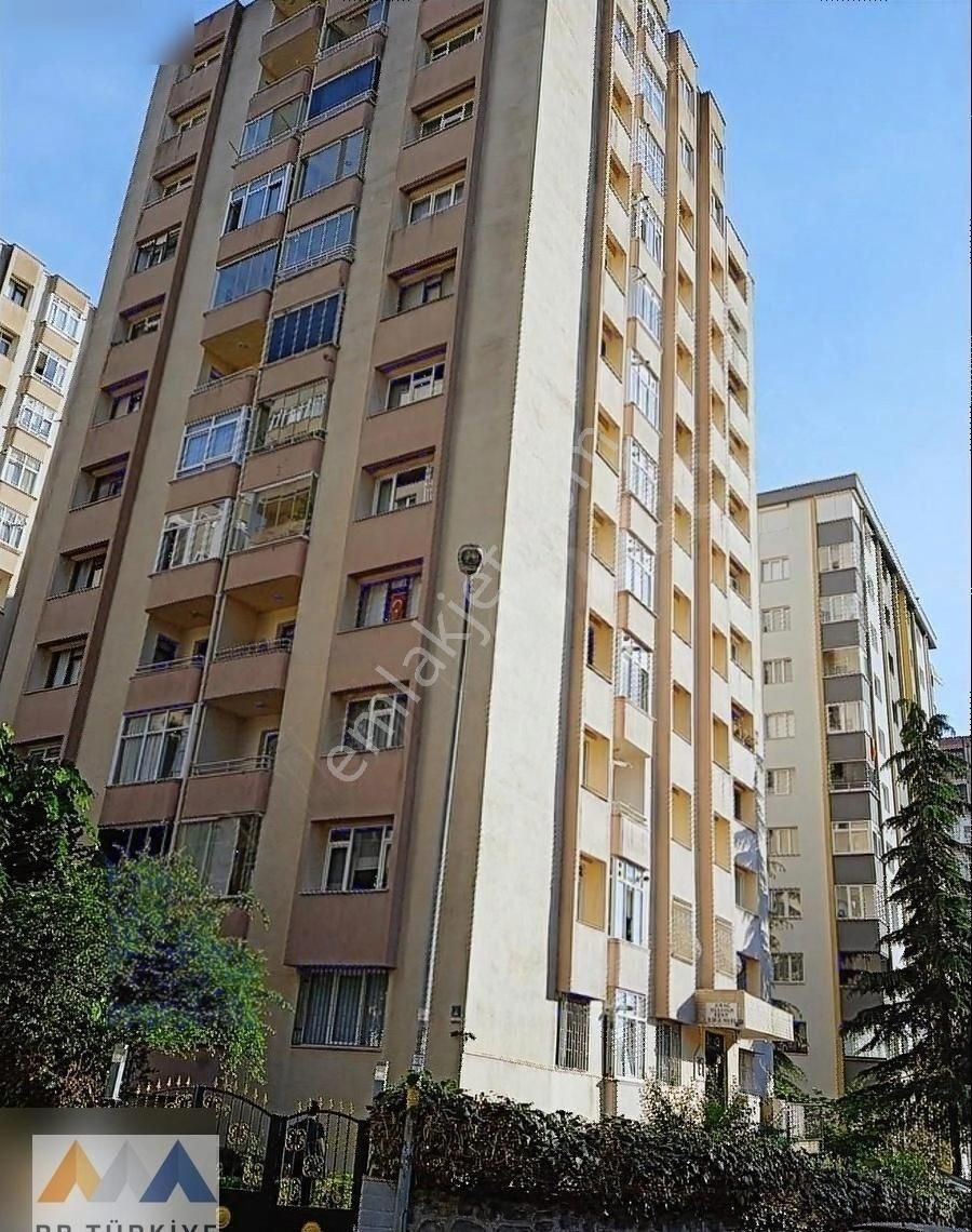 Kartal Uğur Mumcu Satılık Daire Kartal Uğur Mumcu'da Aydos Ormanı Karşısında Site İçi Daire