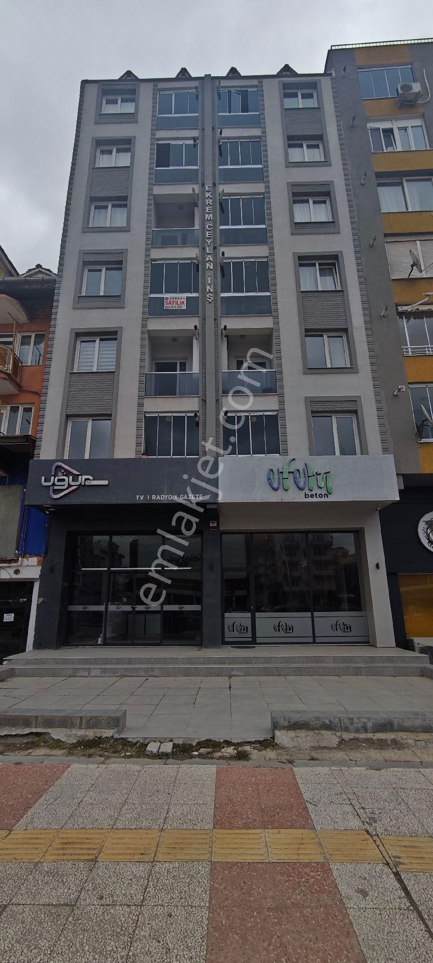 Uşak Merkez Ünalan Satılık Daire Izmir Yoluna Cephe 2+1 Amerıkan Mutfaklı Satılık Apart Daıre