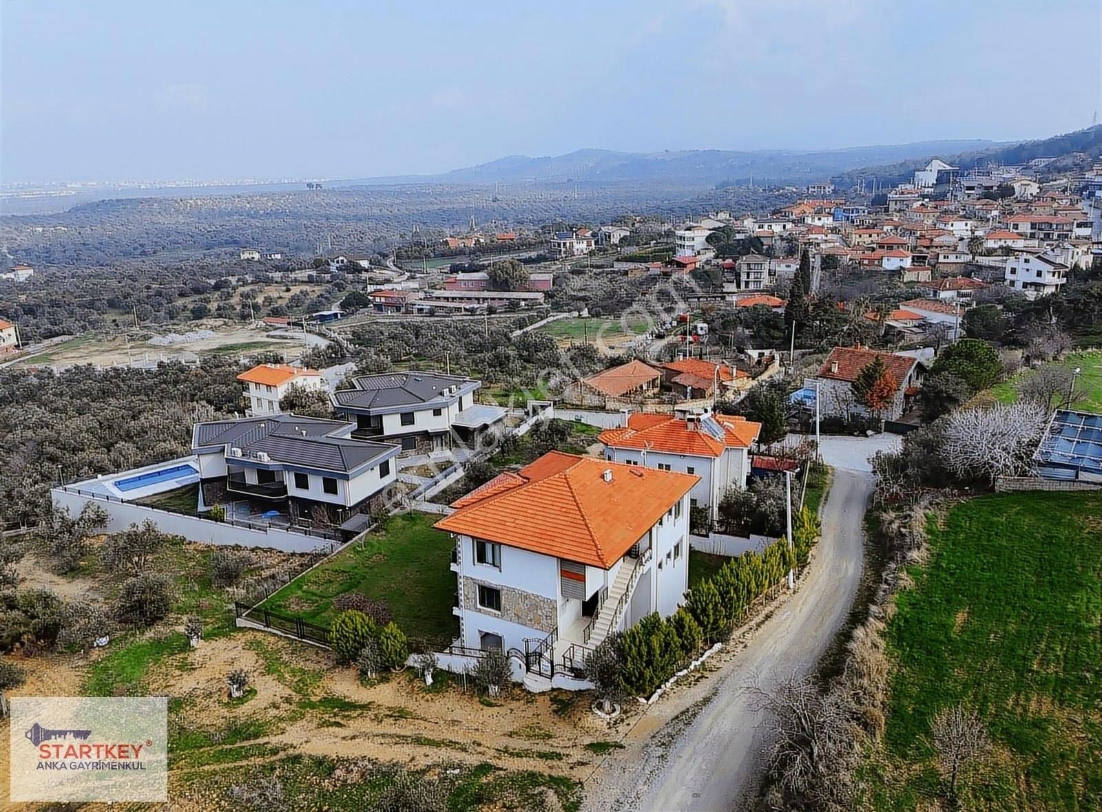 Burhaniye Taylıeli Satılık Villa Taylıeli' De Her Katı Deniz-doğa Manzaralı Bahçeli Fırsat Villa