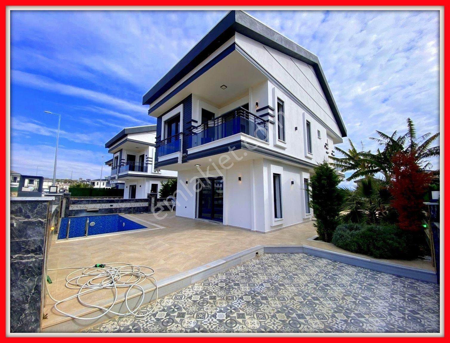 Didim Efeler Satılık Villa Didim'de Satılık 5+1 Ayrı Mutfaklı Villa