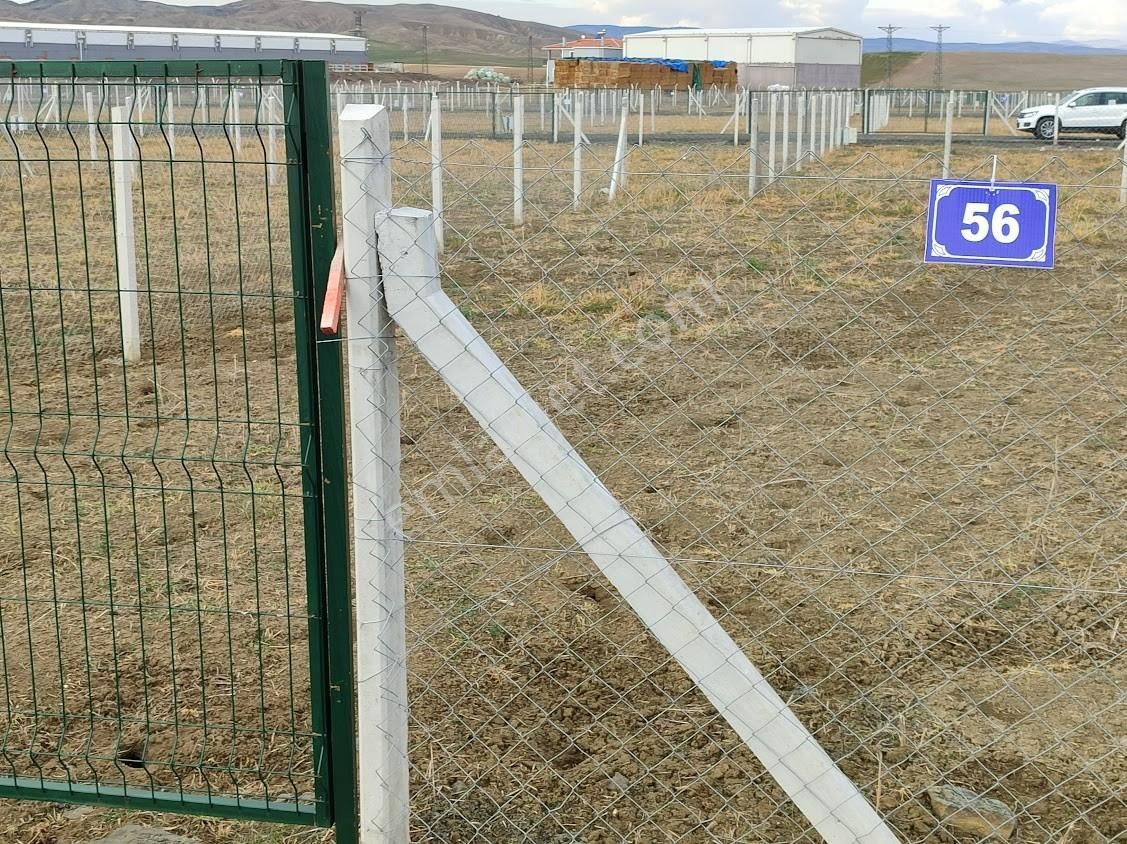 Yöreli Çiti Çekilmiş Elektrik Suyu Olan 400m2 Bahçeler Epa Emlak