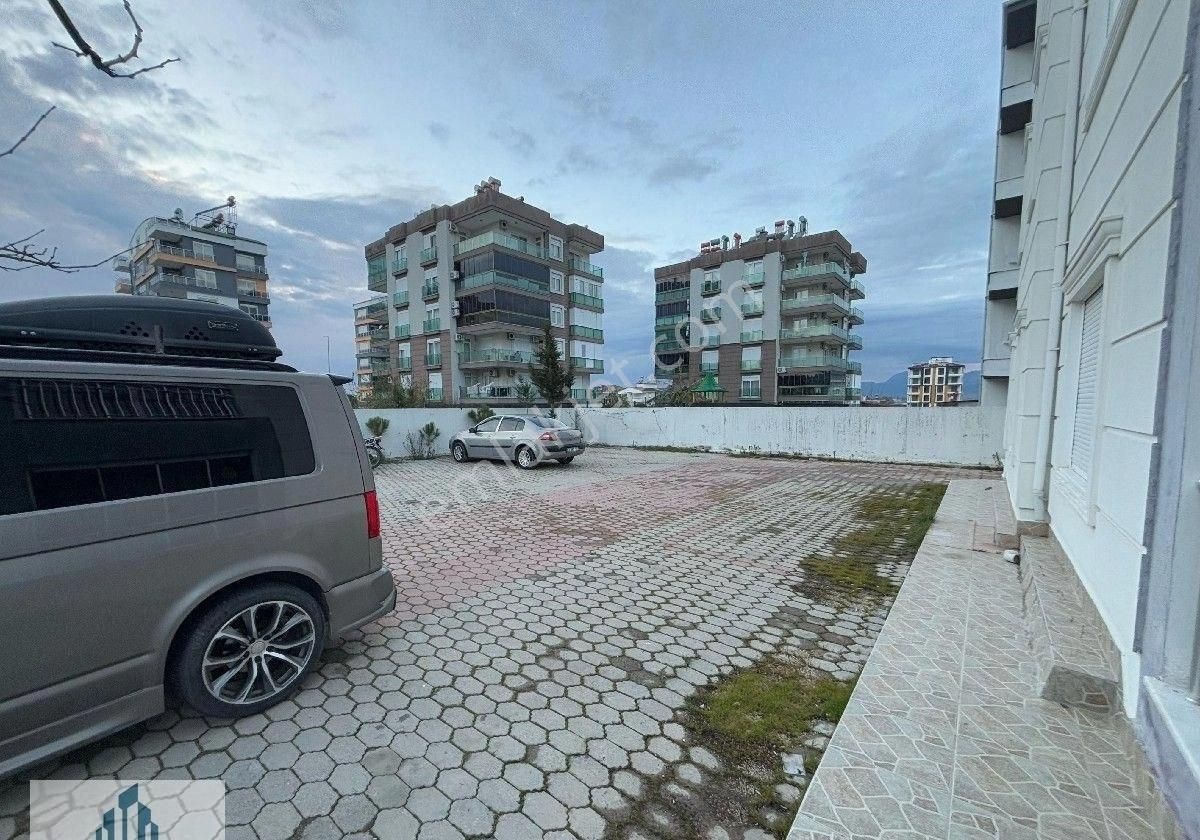 Serik Merkez Kiralık Daire Usta Gayrimenkul'den Doğalgazlı Eşyalı Ve Kış Bahçeli 3+1 Kiralık Daire