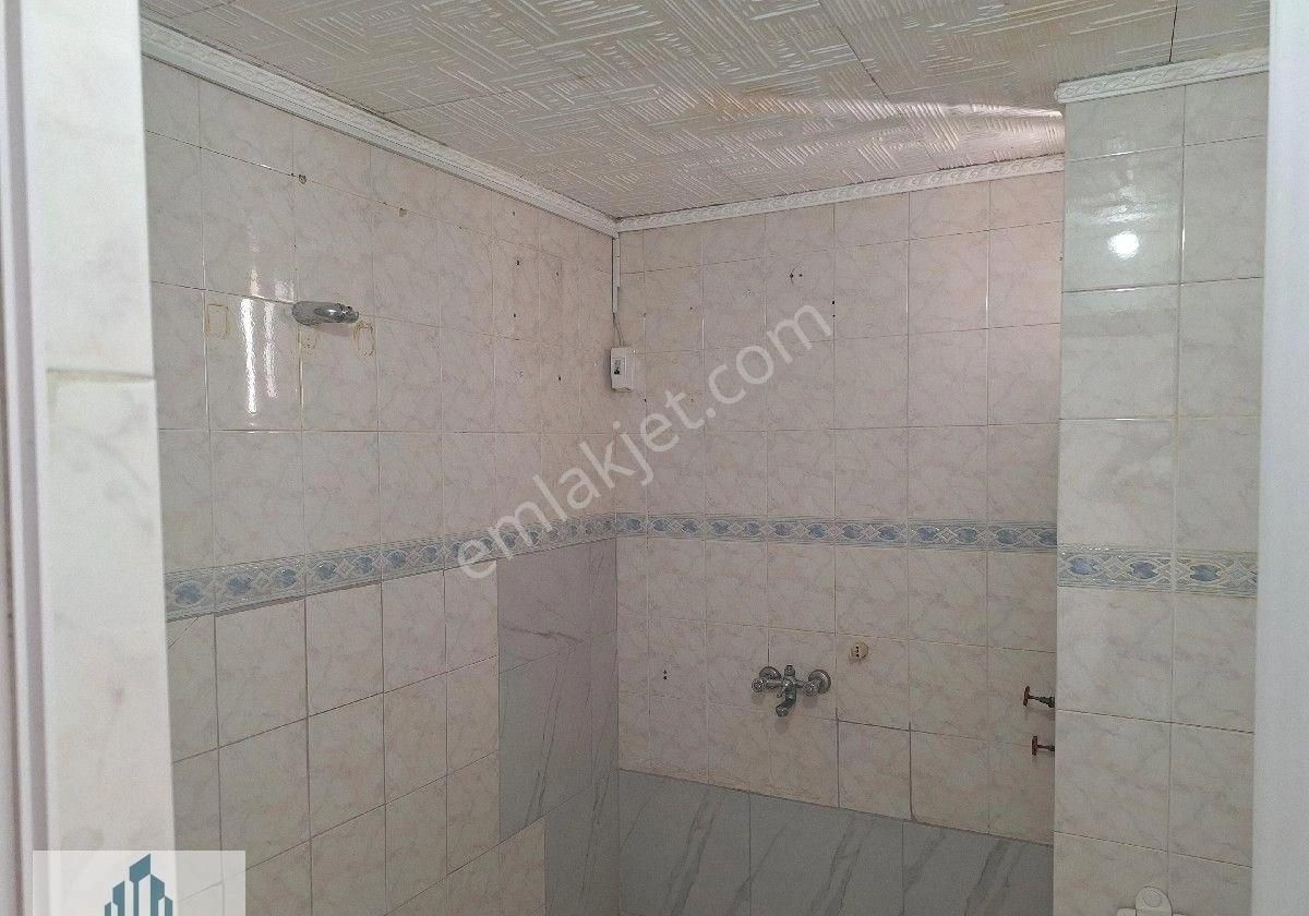 Serik Akçaalan Kiralık Daire Usta Gayrimenkul'den Merkezde Geniş Kiralık 2+1