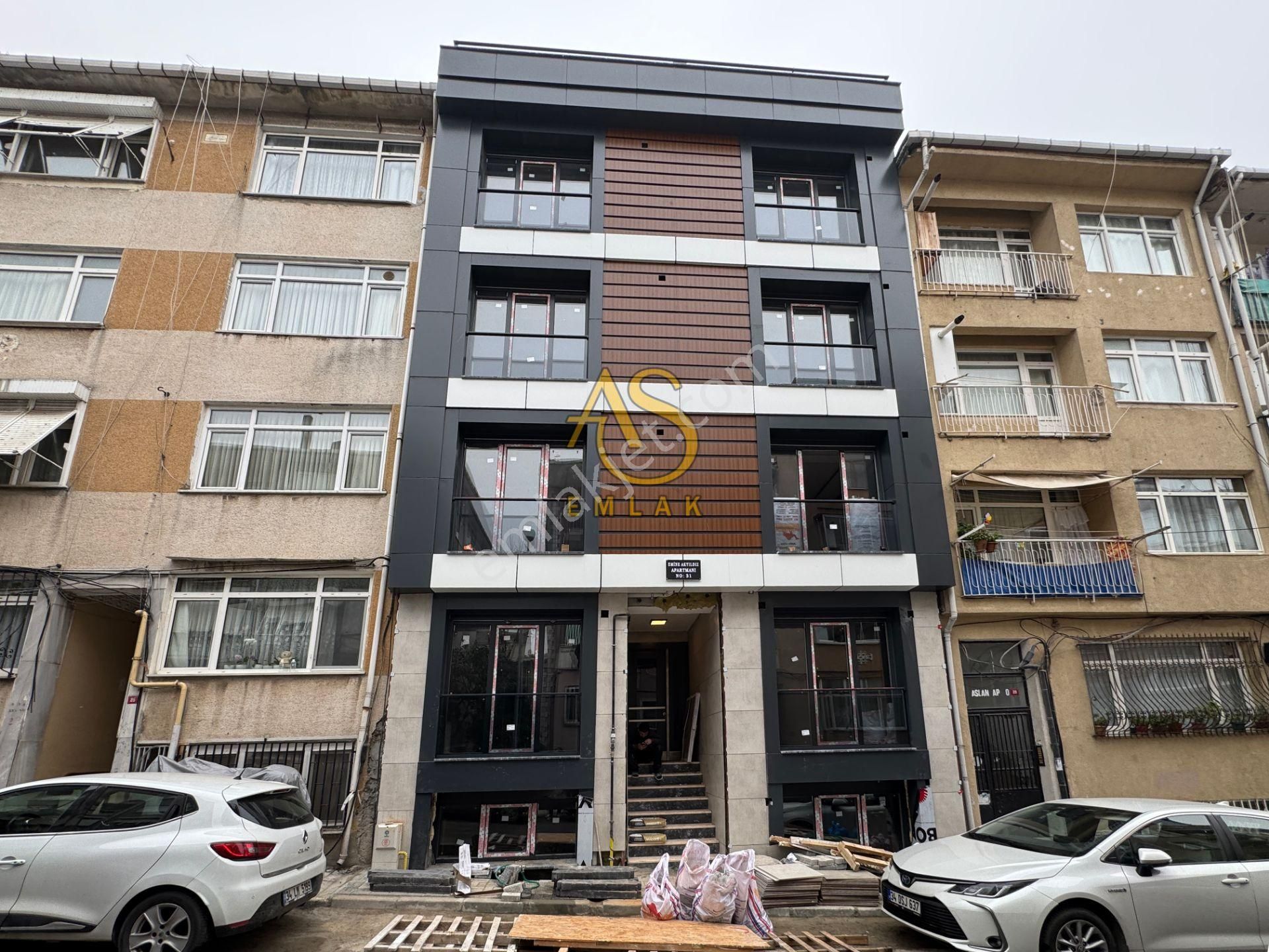 Üsküdar Valide-i Atik Kiralık Daire As Emlaktan 1+1 Sıfır Binada Caddeye Metroya Yakın Teraslı Daire