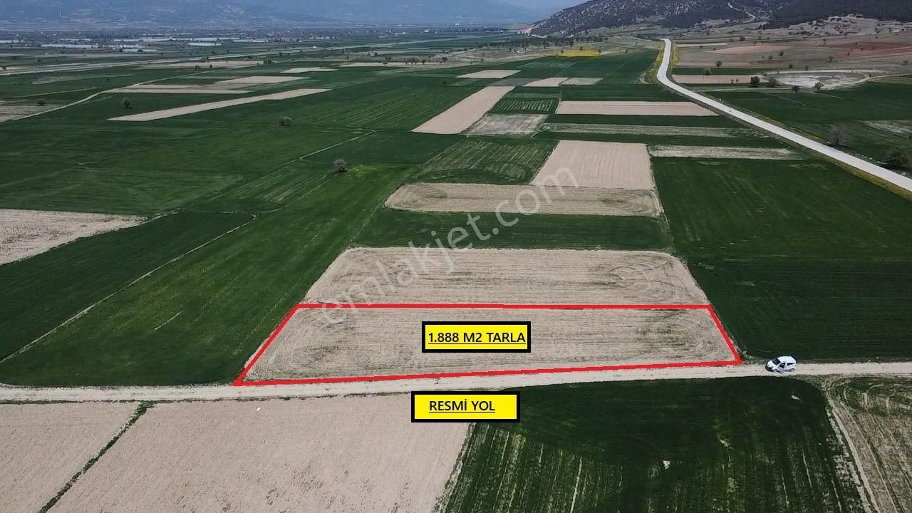 Antalya Korkuteli Bozova Mah. 1.888 M2 Tarla Resmi Yolu Var