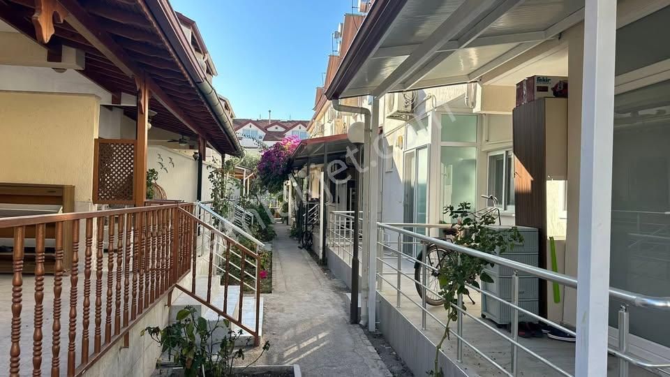 Fethiye Foça Satılık Villa Fethiye Çalış Plajına Yürüme Mesafesinde Yarı Müstakil Villa