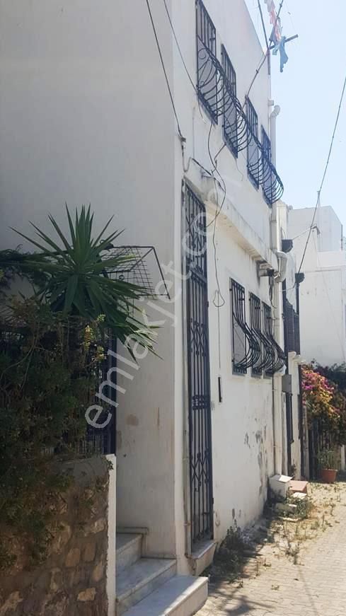 Bodrum Kumbahçe'de, Denize Sahile 50 Mt Mesafede Satlık Dubleks 2+1 - Görsel 2